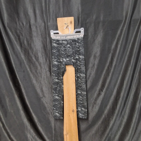 Under Armour Black and gray abstract color youth medium athletic leggings - Picture 8 of 10